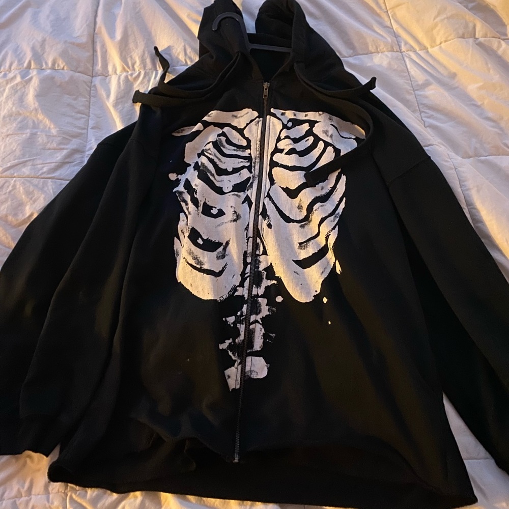 urban outfitters skeleton zip up